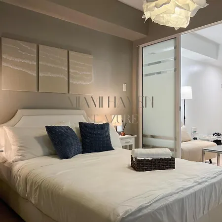 Miami Haven At Azure Aparthotel